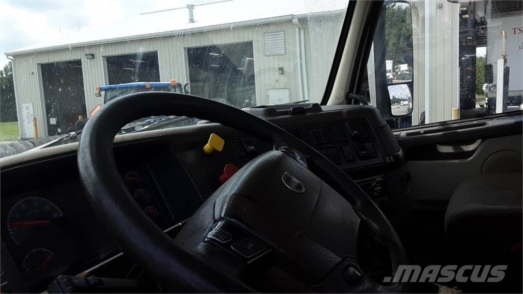 Volvo VNL300 وحدات الجر