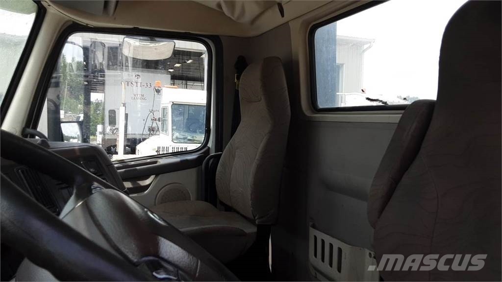 Volvo VNL300 وحدات الجر
