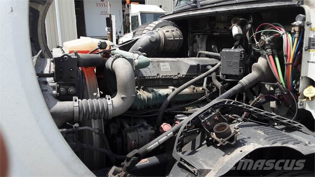 Volvo VNL300 وحدات الجر