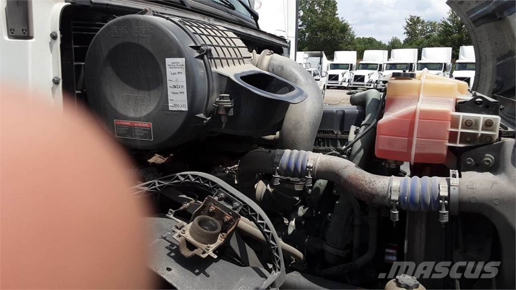 Volvo VNL300 وحدات الجر
