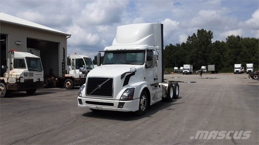 Volvo VNL300 وحدات الجر
