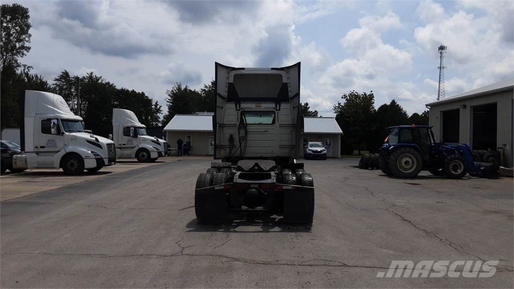 Volvo VNL300 وحدات الجر