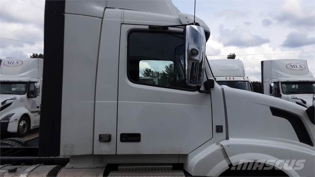 Volvo VNL300 وحدات الجر