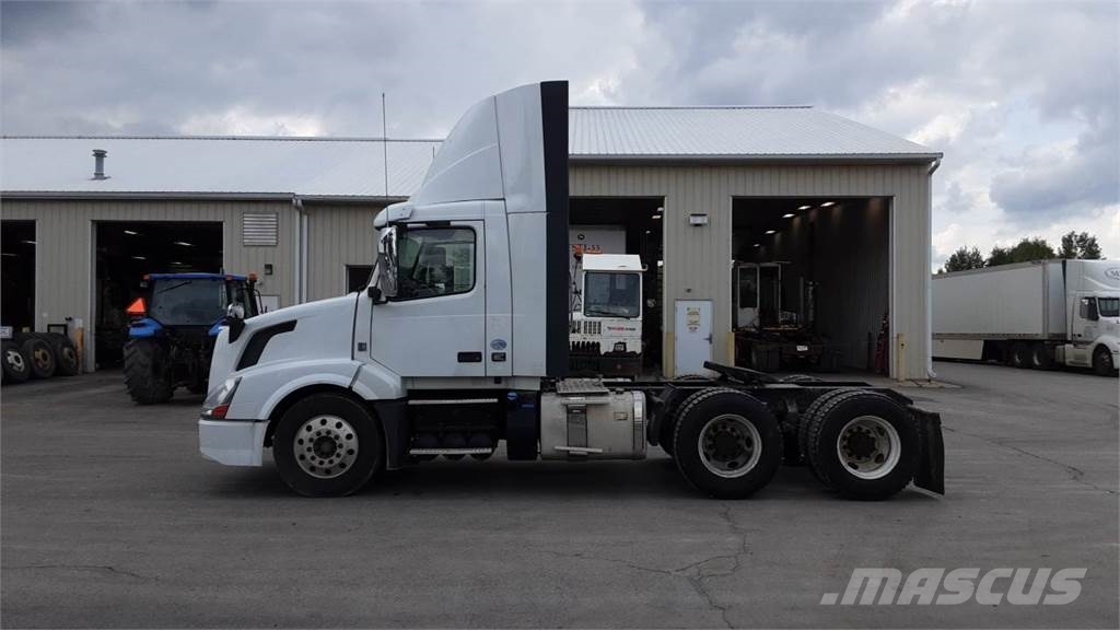 Volvo VNL300 وحدات الجر