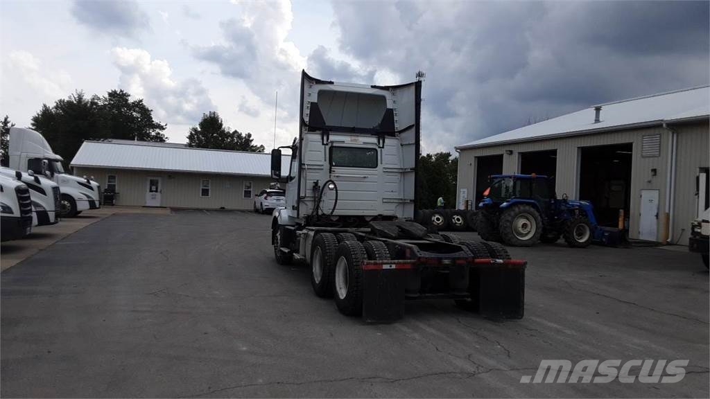Volvo VNL300 وحدات الجر