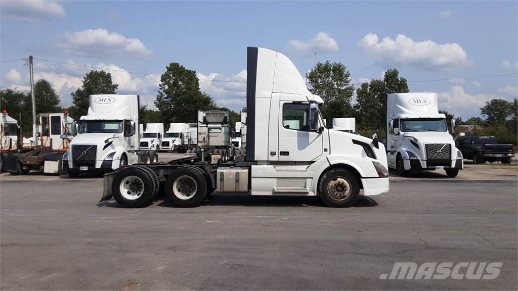 Volvo VNL300 Седельные тягачи
