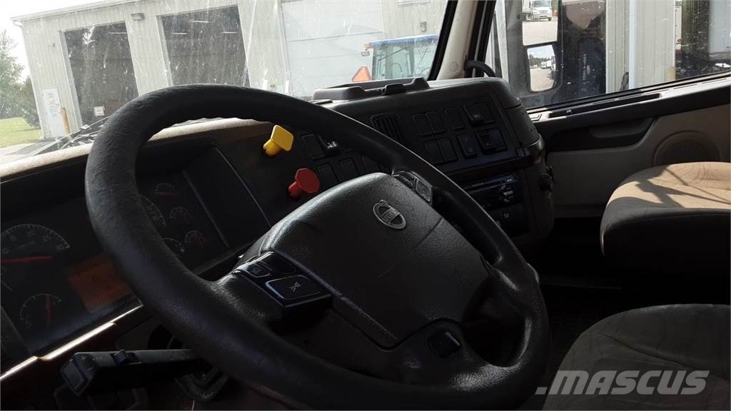 Volvo VNL300 Седельные тягачи