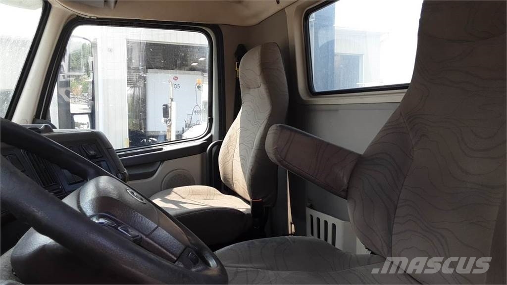 Volvo VNL300 Седельные тягачи