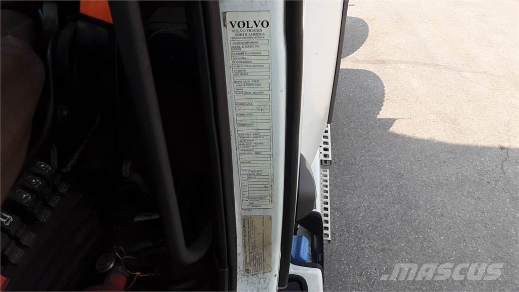 Volvo VNL300 Седельные тягачи