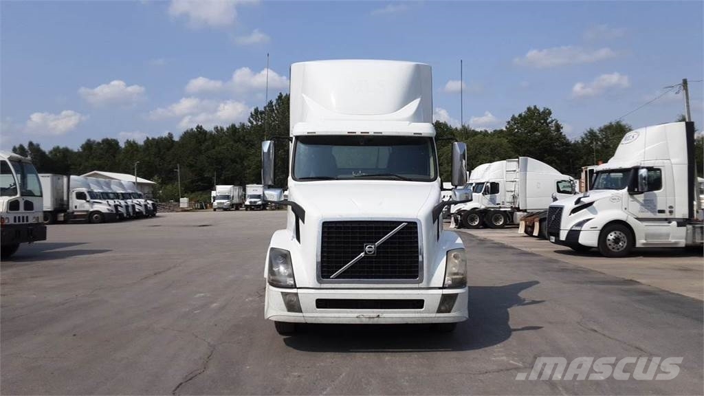 Volvo VNL300 Седельные тягачи