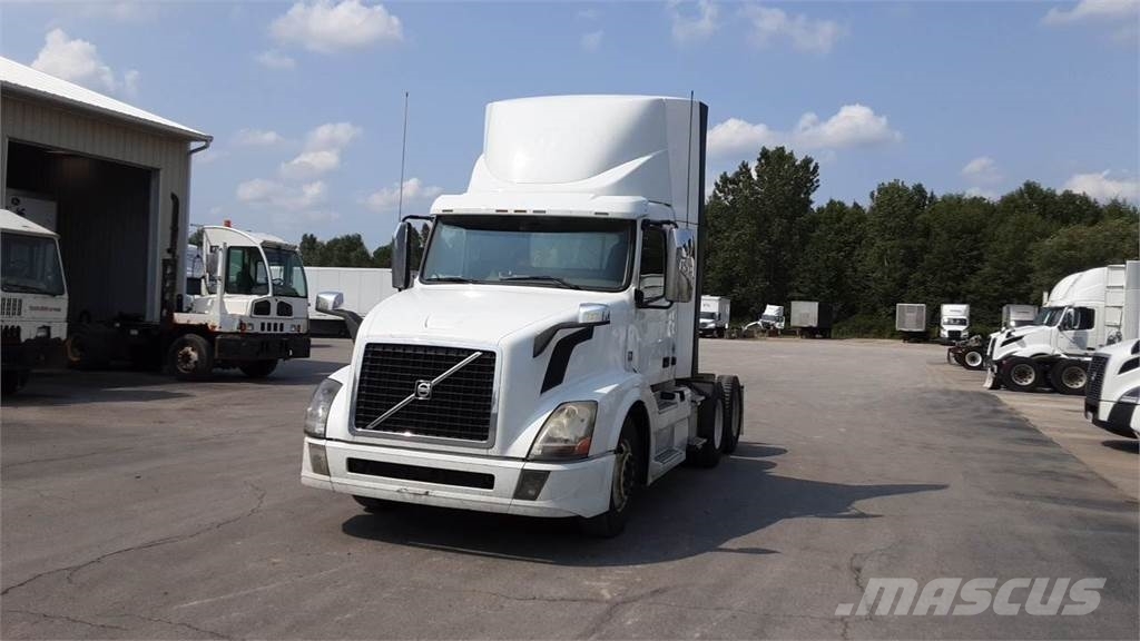 Volvo VNL300 Седельные тягачи