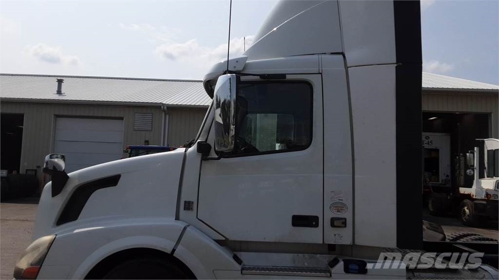 Volvo VNL300 Седельные тягачи