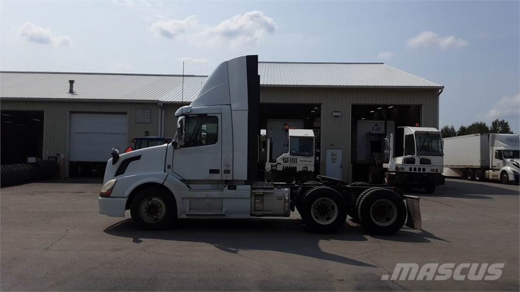 Volvo VNL300 Седельные тягачи