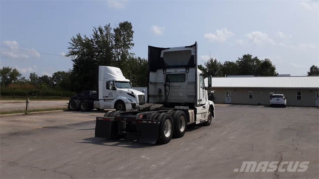 Volvo VNL300 Седельные тягачи