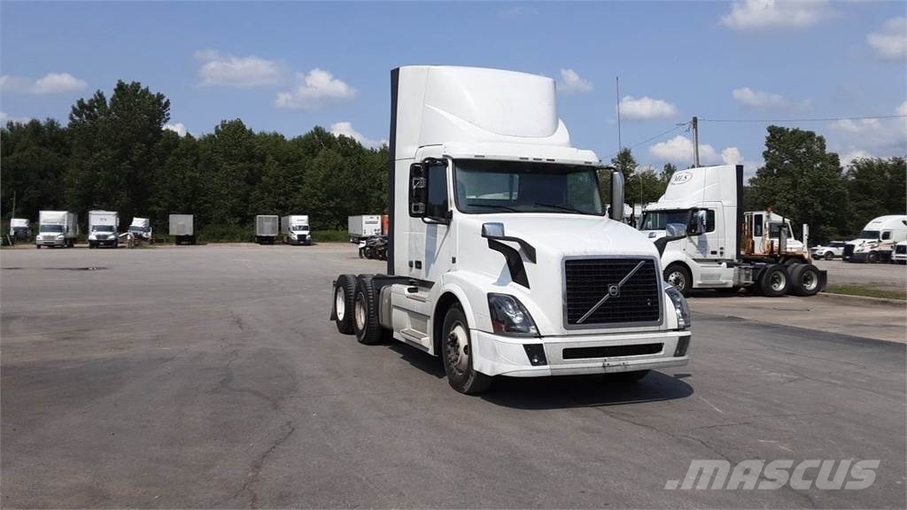 Volvo VNL300 وحدات الجر