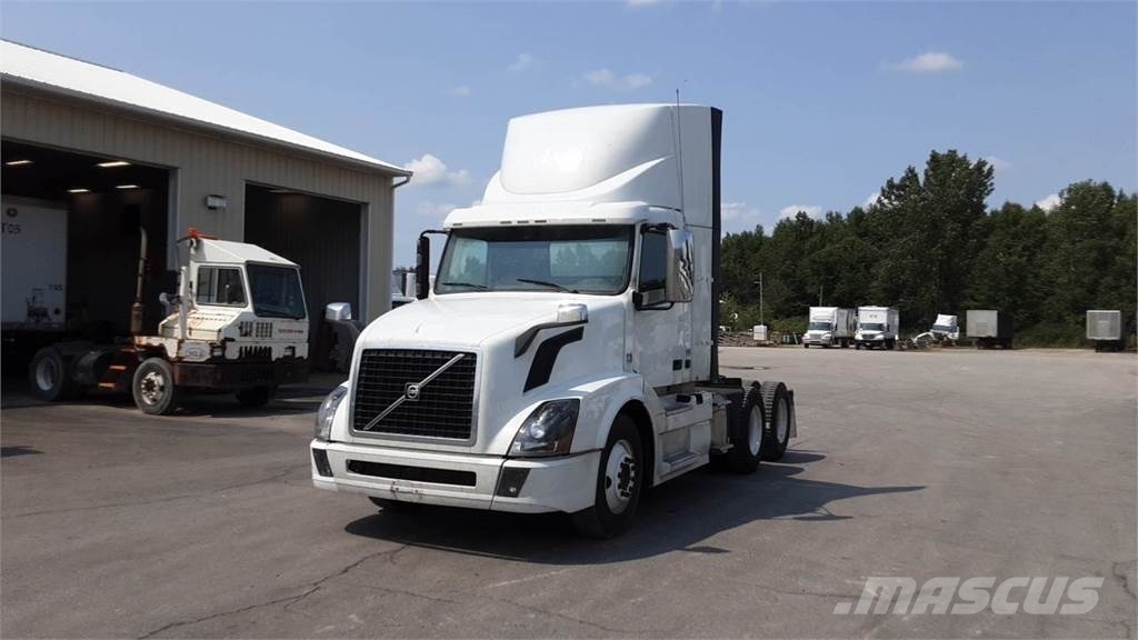 Volvo VNL300 وحدات الجر
