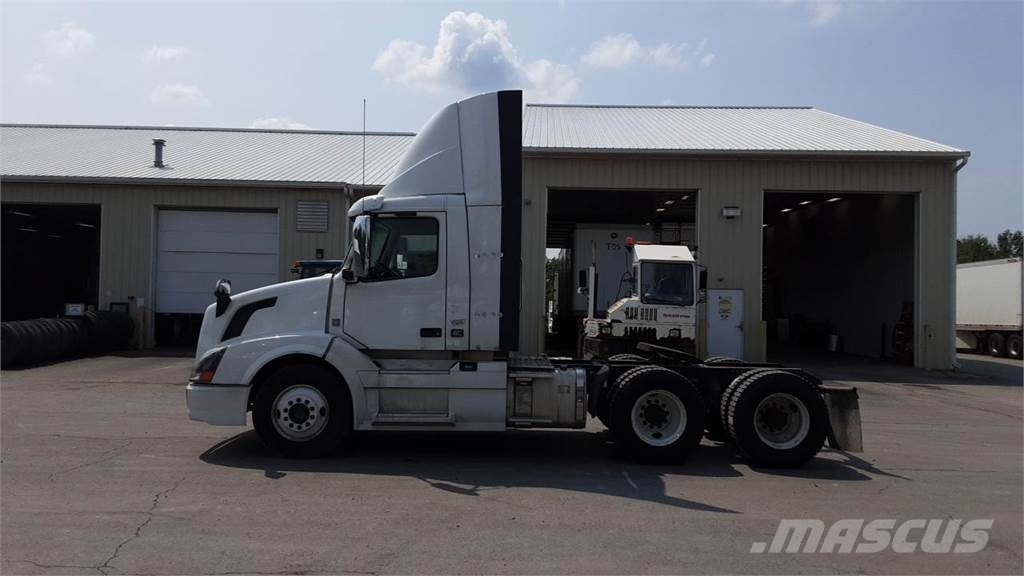 Volvo VNL300 وحدات الجر