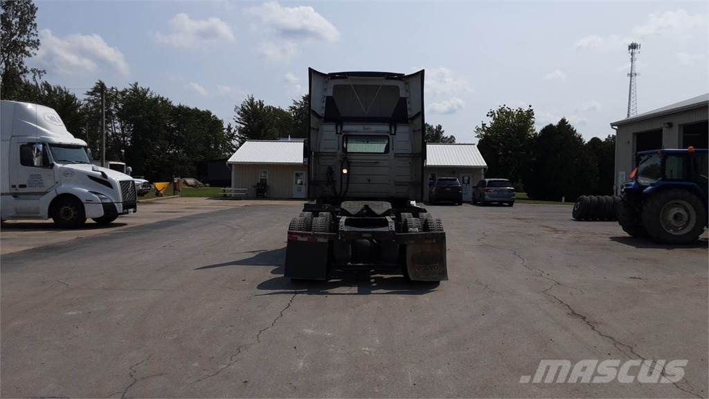 Volvo VNL300 وحدات الجر