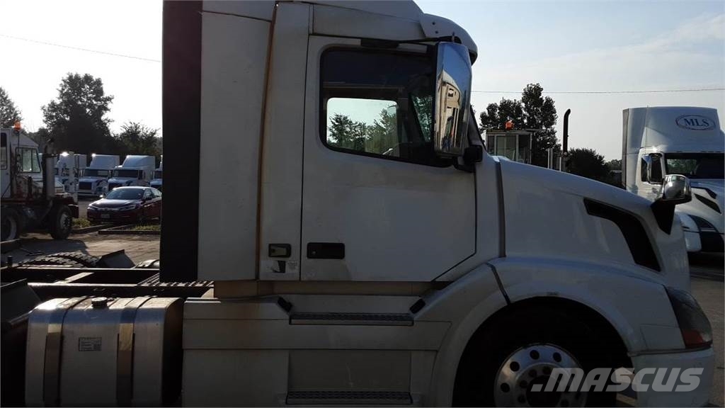 Volvo VNL300 Седельные тягачи