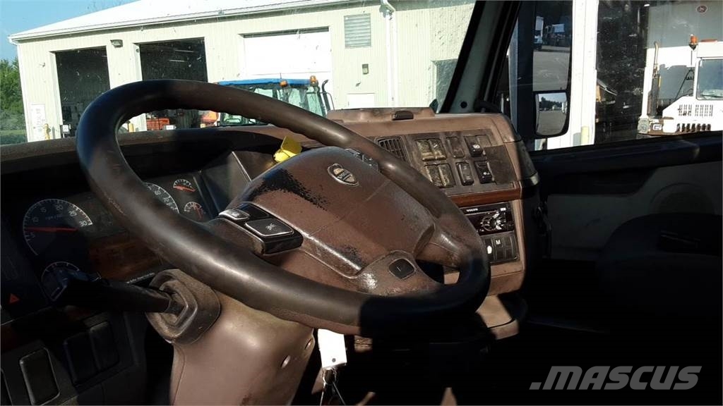 Volvo VNL300 Седельные тягачи