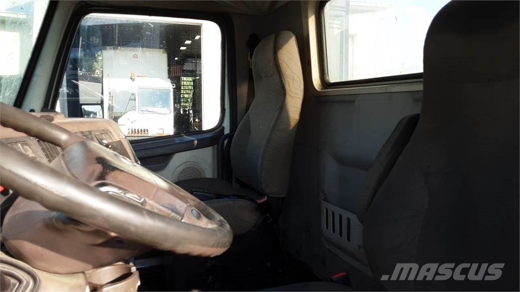 Volvo VNL300 Седельные тягачи