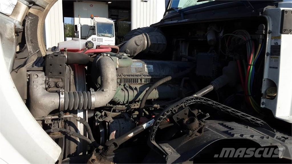 Volvo VNL300 Седельные тягачи