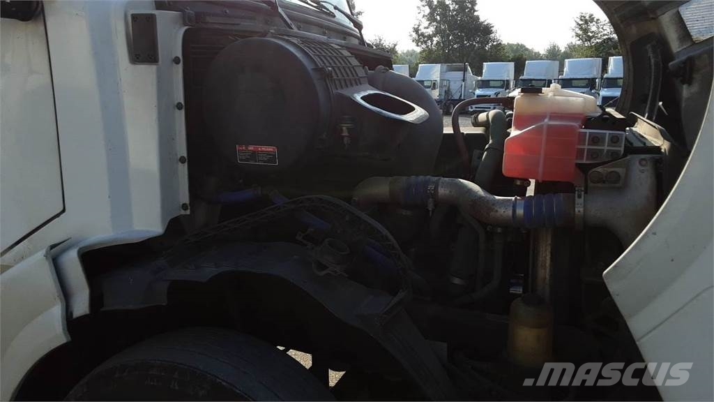 Volvo VNL300 Седельные тягачи