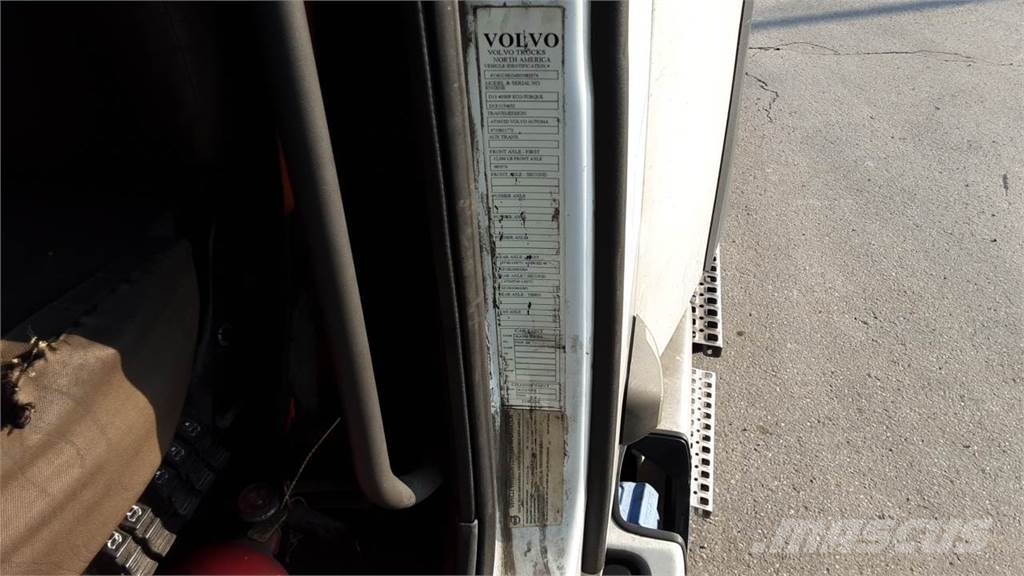Volvo VNL300 Седельные тягачи