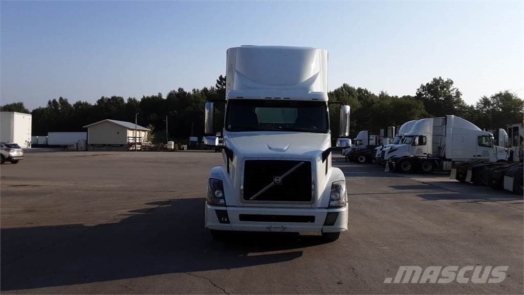 Volvo VNL300 Седельные тягачи