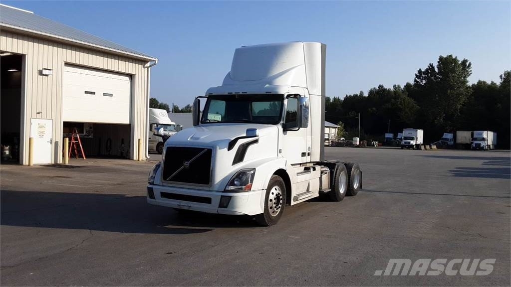Volvo VNL300 Седельные тягачи