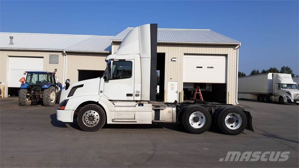 Volvo VNL300 Седельные тягачи