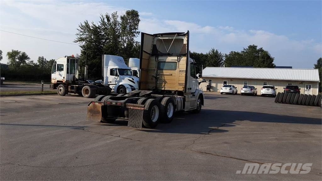 Volvo VNL300 Седельные тягачи