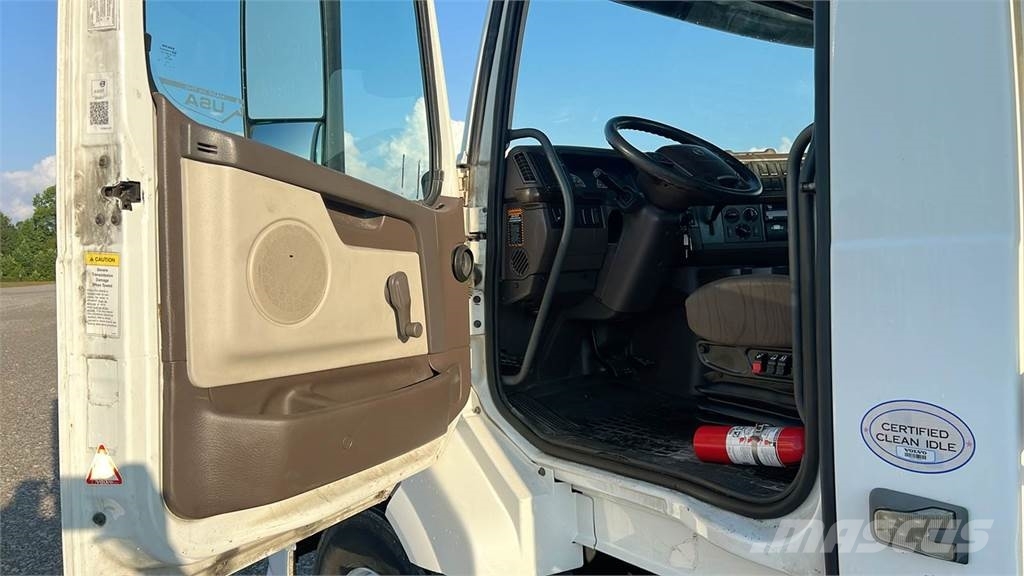 Volvo VNL300 وحدات الجر