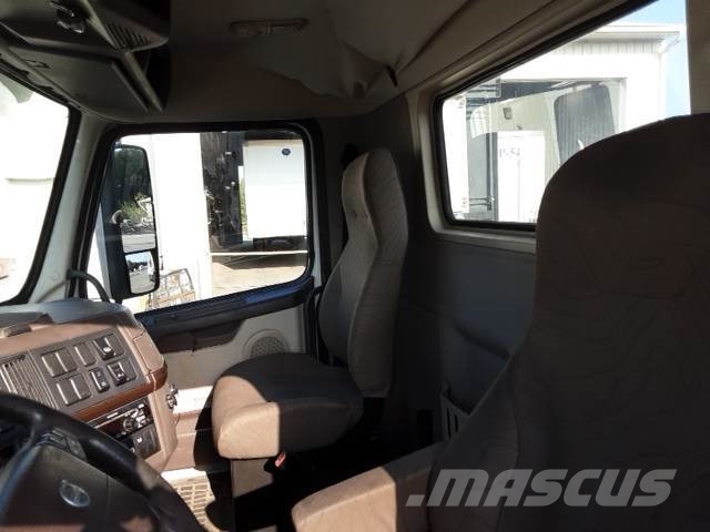 Volvo VNL300 وحدات الجر