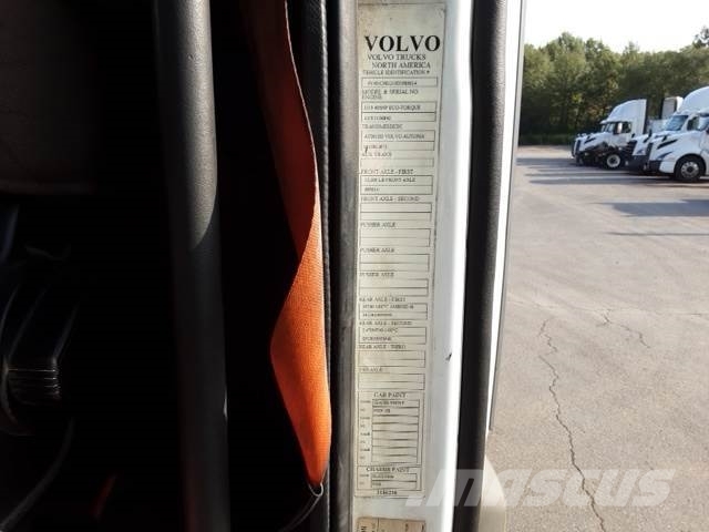 Volvo VNL300 وحدات الجر