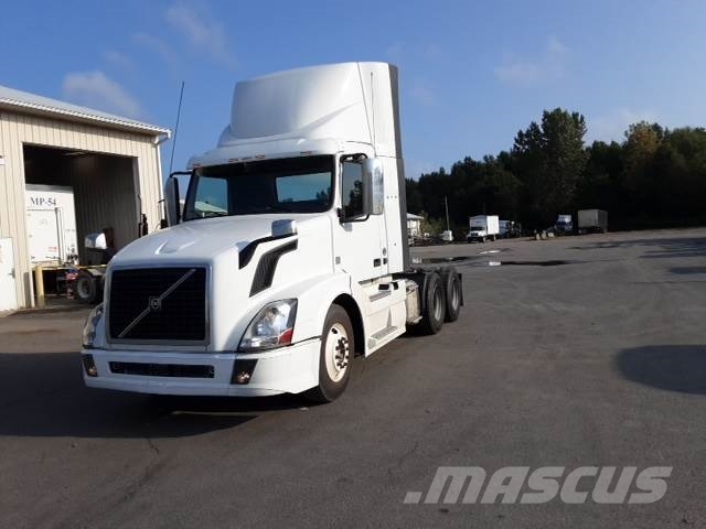 Volvo VNL300 وحدات الجر