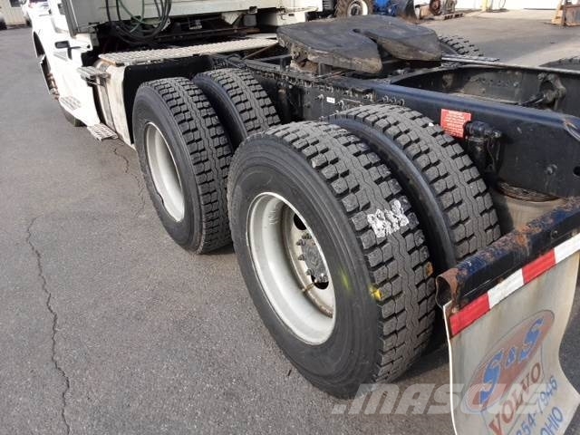 Volvo VNL300 وحدات الجر