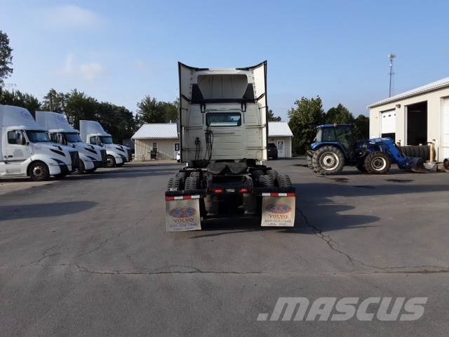 Volvo VNL300 وحدات الجر