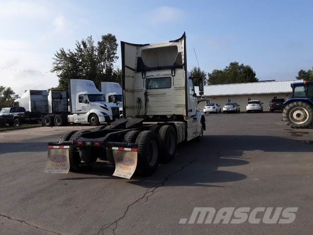 Volvo VNL300 وحدات الجر