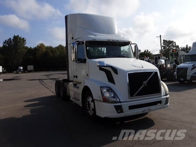Volvo VNL300 وحدات الجر