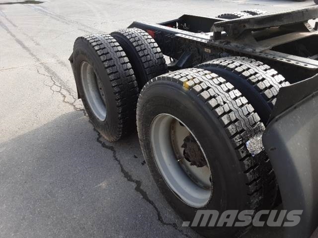 Volvo VNL300 وحدات الجر