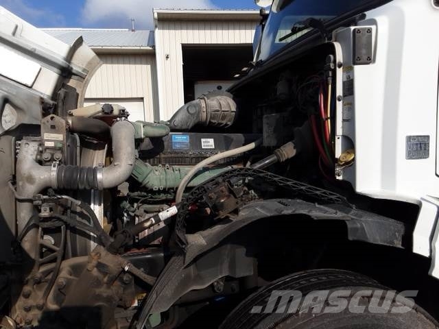 Volvo VNL300 وحدات الجر
