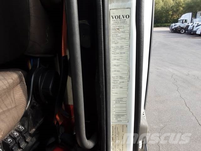 Volvo VNL300 وحدات الجر