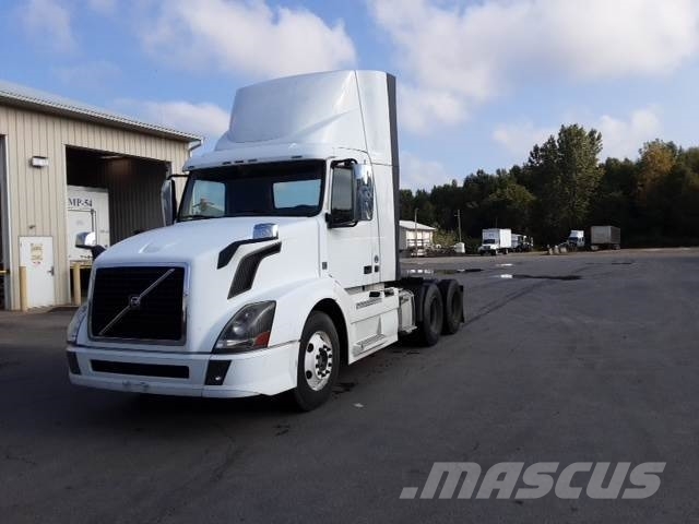 Volvo VNL300 وحدات الجر