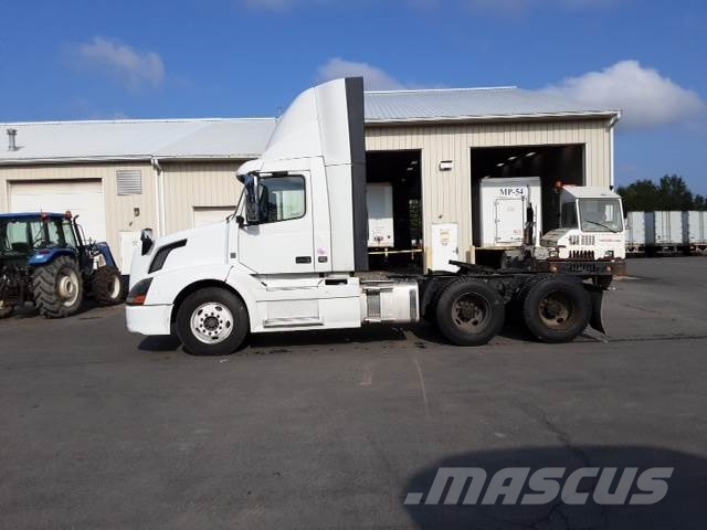 Volvo VNL300 وحدات الجر