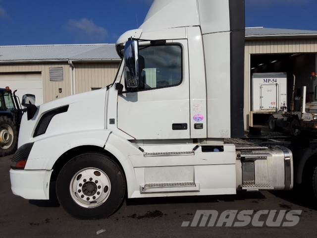 Volvo VNL300 وحدات الجر