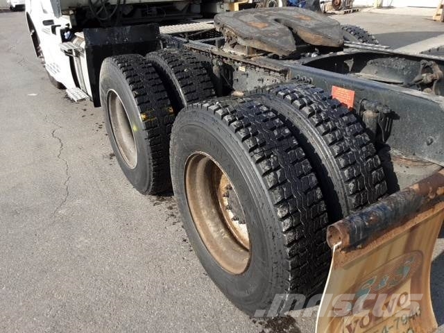 Volvo VNL300 وحدات الجر