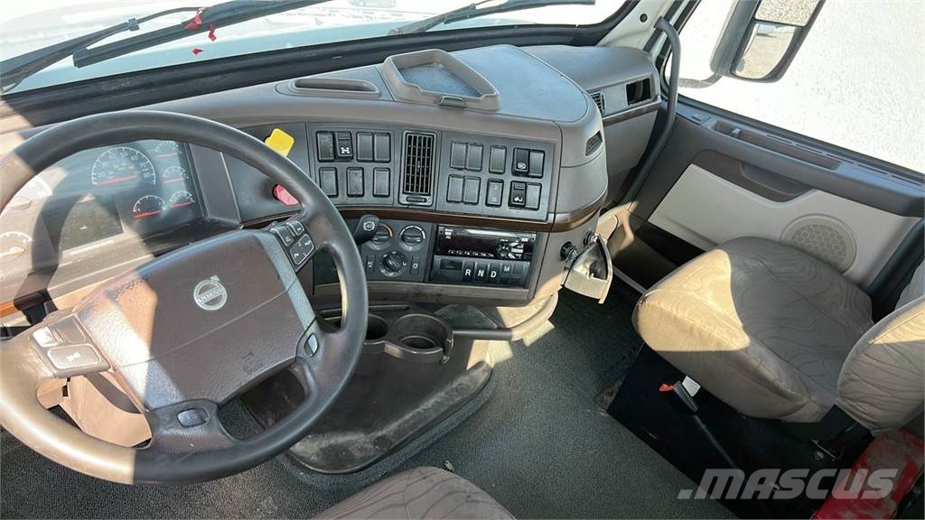 Volvo VNL300 وحدات الجر