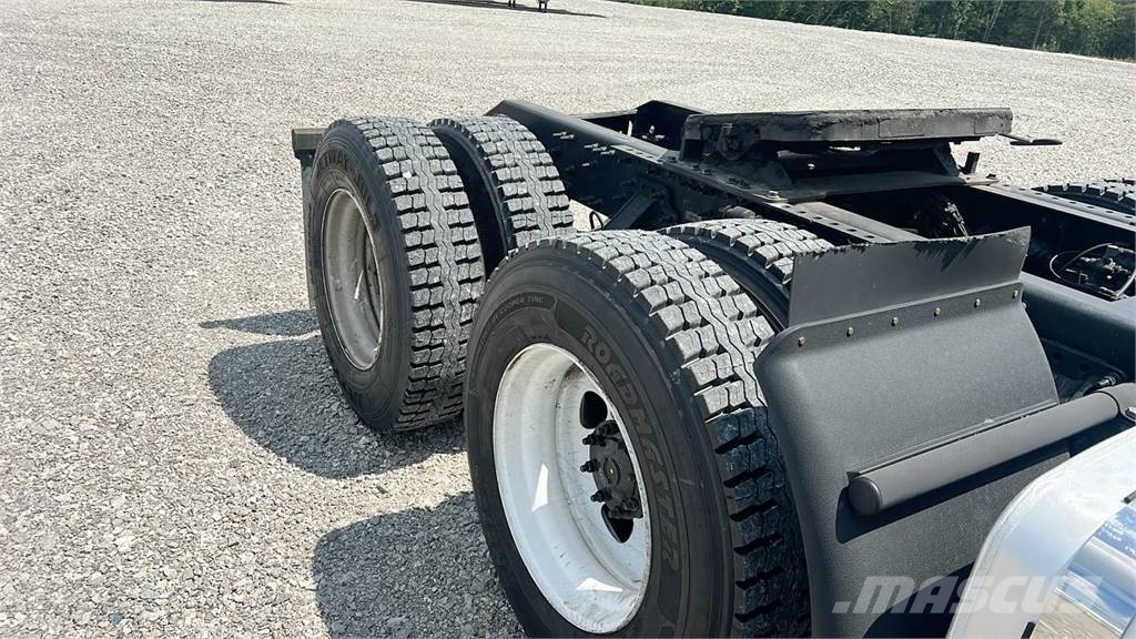 Volvo VNL300 Tractor Units