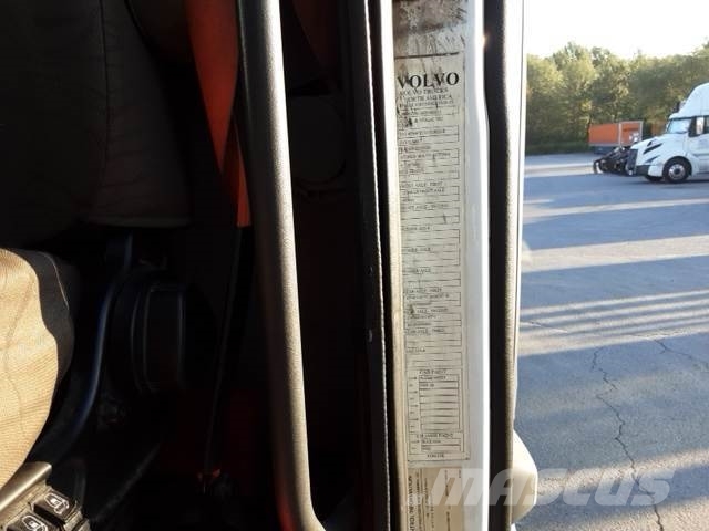 Volvo VNL300 Седельные тягачи